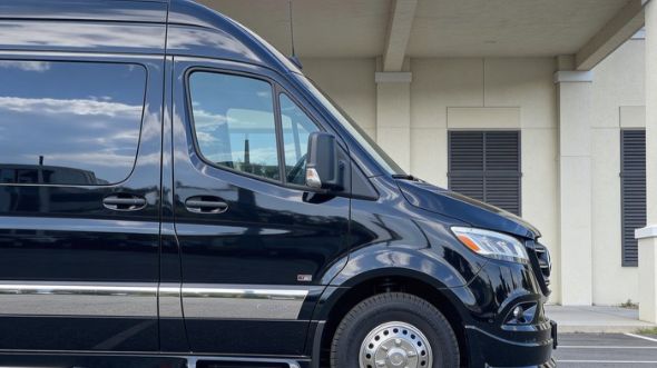 athens 12 passenger sprinter van