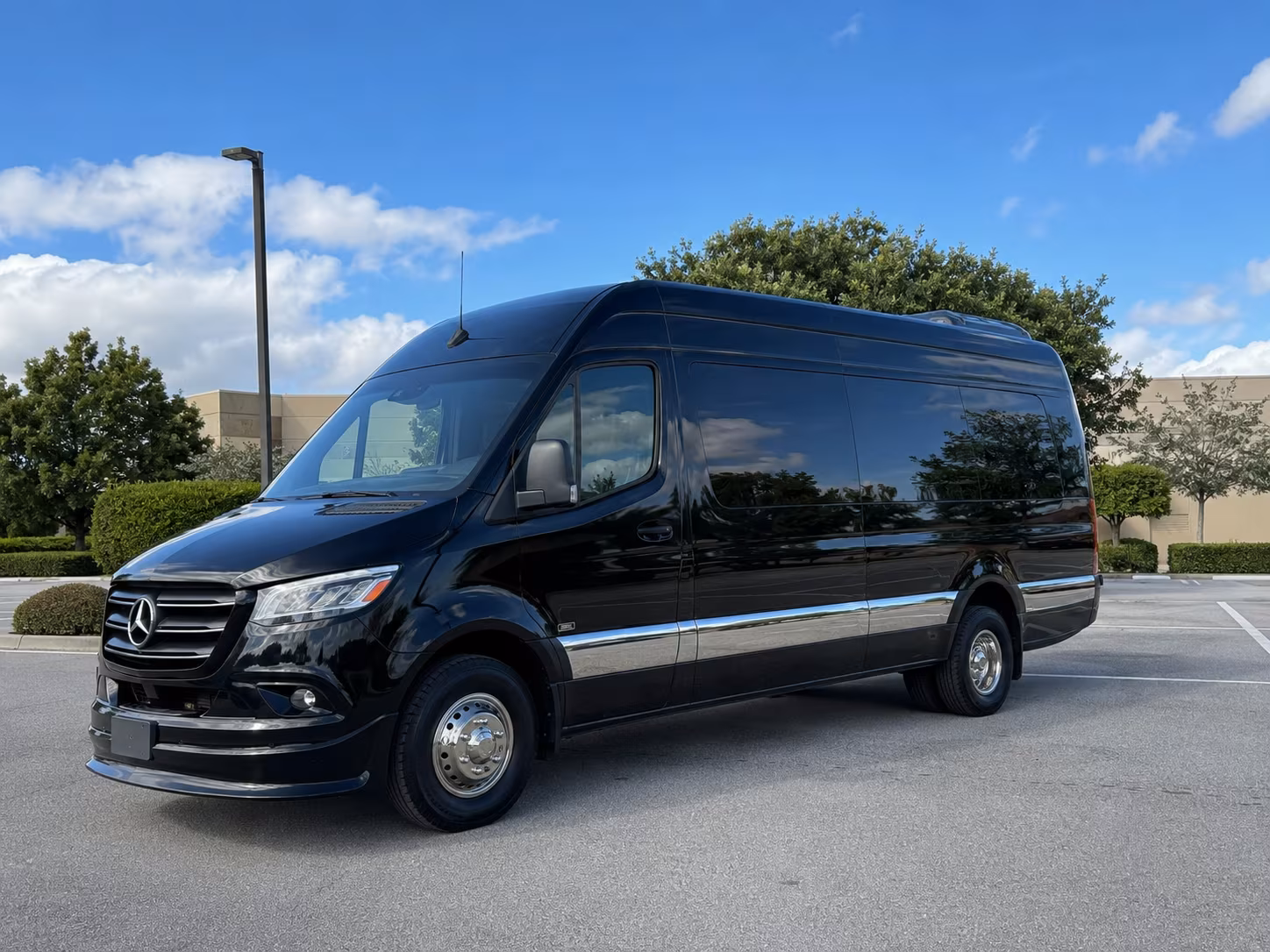 find the perfect transportation for your next airport transfer 5